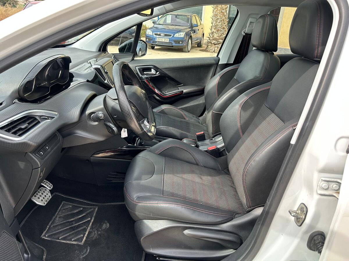 PEUGEOT 2008 GT LINE 1.2 E-THP AUTO SPANISH LHD IN SPAIN 61000 MILES SUPERB 2016